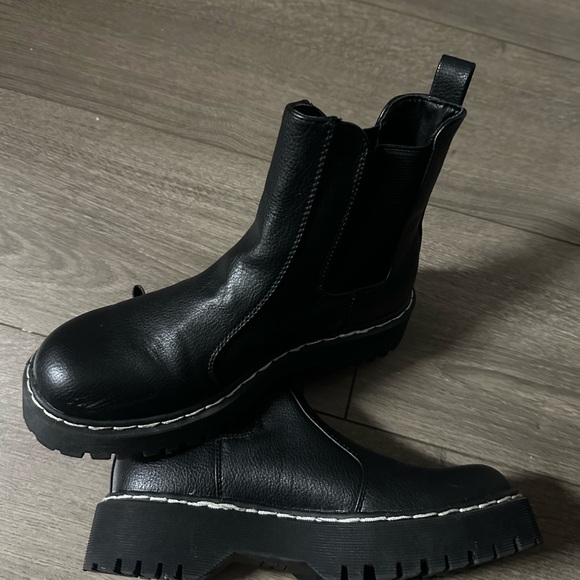 Black Chunky Chelsea Boots - Picture 6 of 7